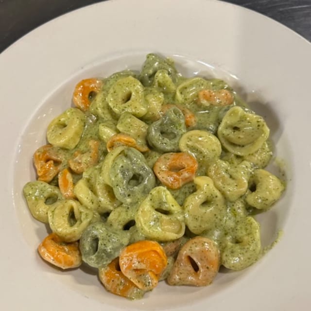 Tortellini Pesto Pasta.